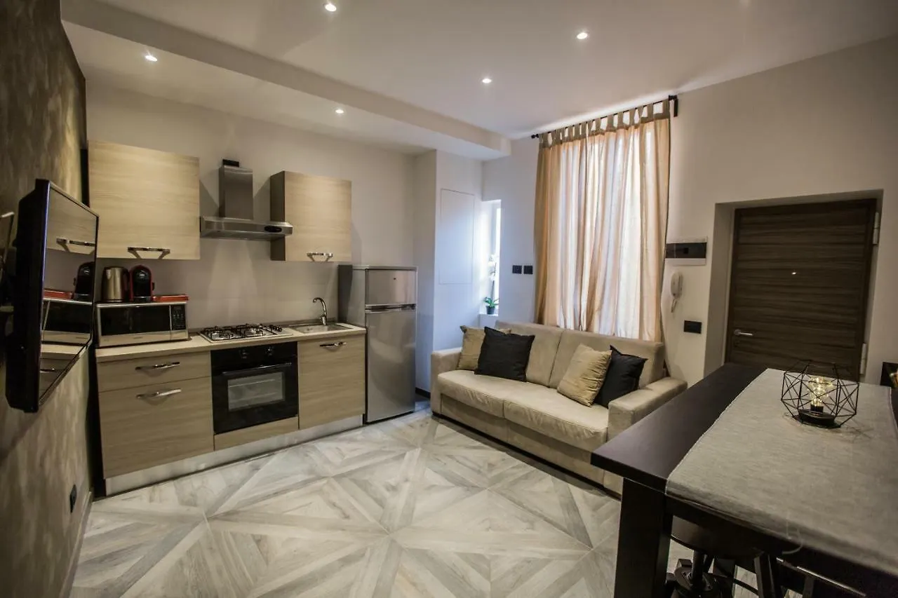 Castle Apartment Near Duomo 밀라노