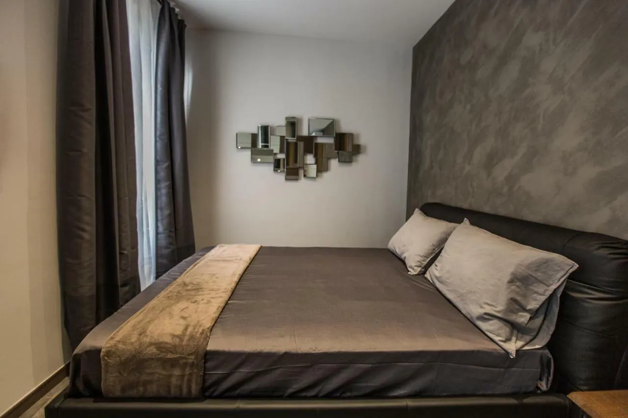 Castle Apartment Near Duomo Milan